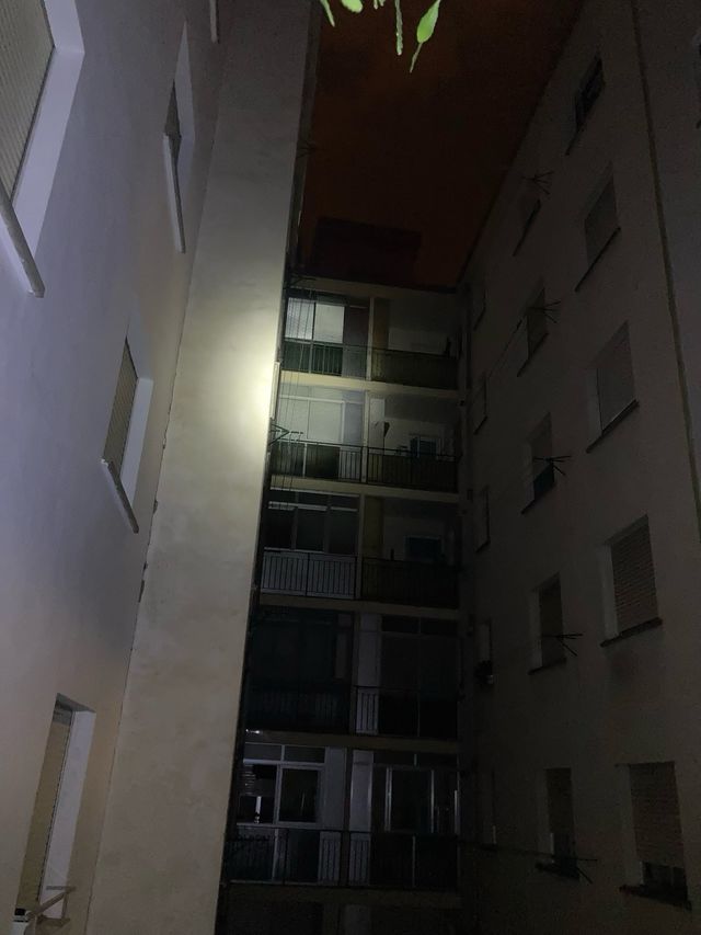 Linterna frontal LED recargable nueva