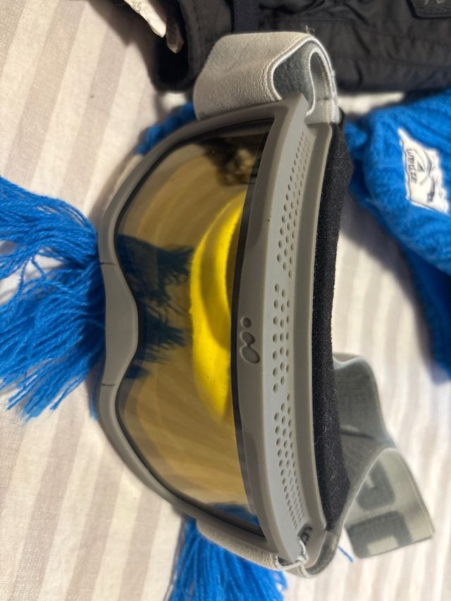 Kit esquí niño: gorro, guantes, gafas