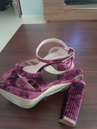 Sandalias Castro tacón - Moradas