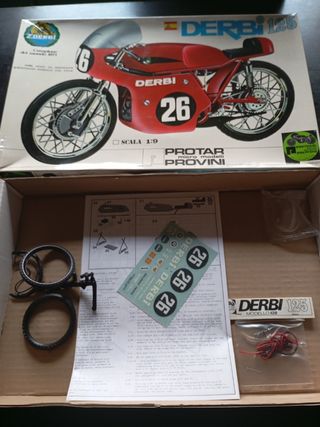 Maqueta Moto Derbi 125 1:9 campeona mundo 1971