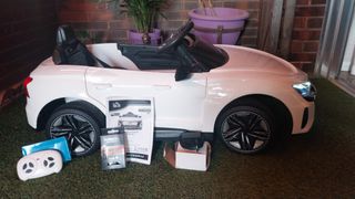 Coche eléctrico infantil Audi R8 e-tron GT