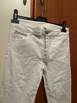 Pantaloni BwKids bimba pagato 24,99€