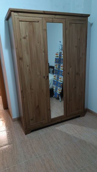 Armario 3 puertas madera marrón