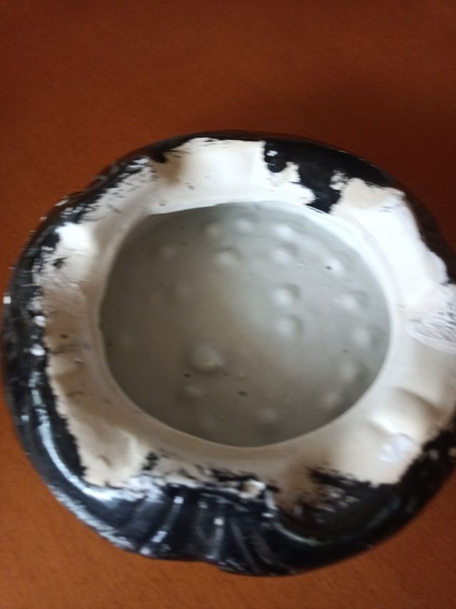 Peana cerámica negra vintage