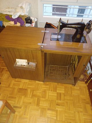 Máquina coser Alfa Eibar antigua