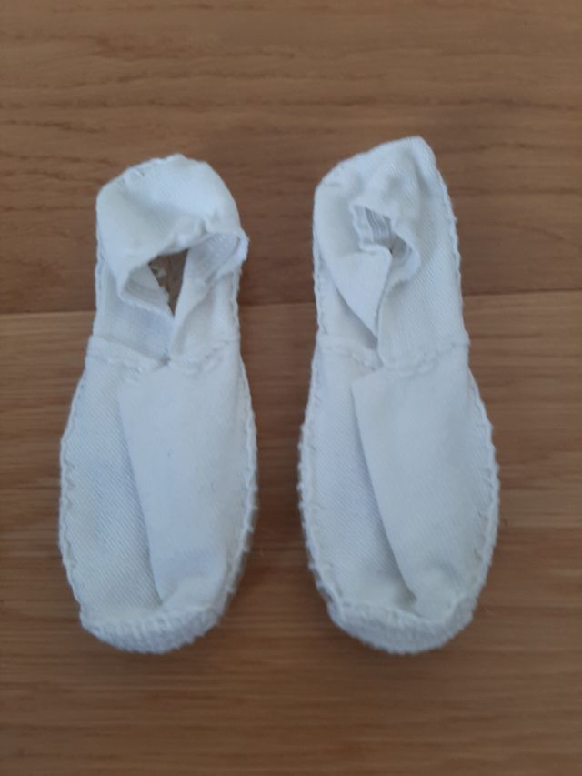 Alpargatas bebé blancas . Talla 23