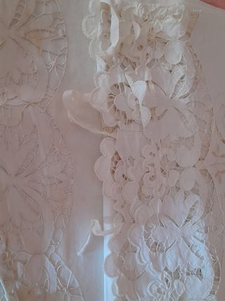 Sábanas blancas, hechas a mano