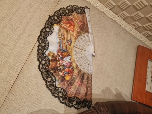 Ventagli decorati: oggetti da collezione