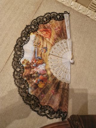 Ventagli decorati: oggetti da collezione