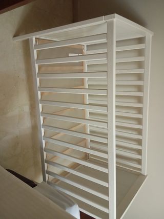 Cuna bebé, más el colchón con la funda del colchón