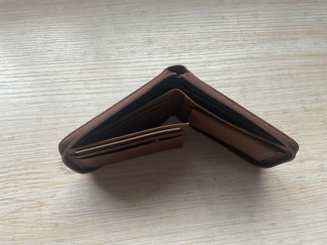 Cartera de piel marrón con cremallera,nuevo