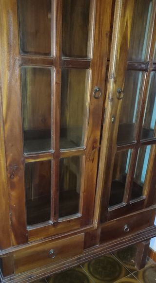 Vitrina madera marrón