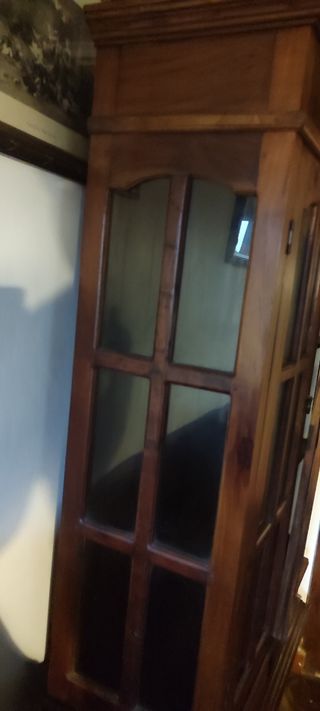 Vitrina madera marrón