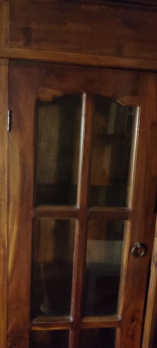 Vitrina madera marrón