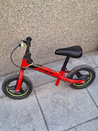Bicicleta B'Twin sin pedales