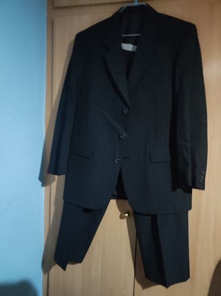 Traje pinstripe gris oscuro- Talla 46