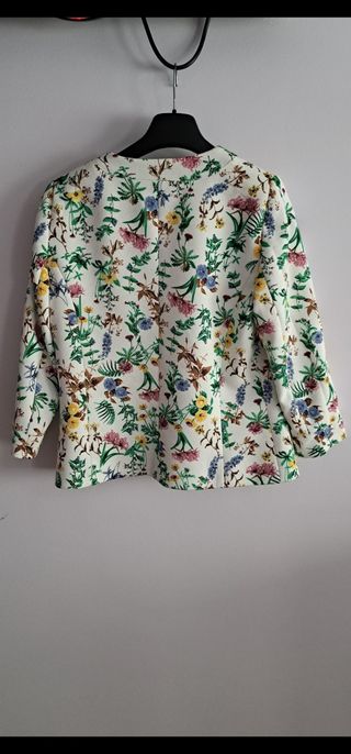 Chaqueta Cortefiel floral