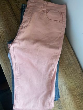 Calças Jeans e Calças de Sarja