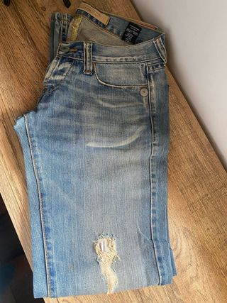 Calças Jeans e Calças de Sarja