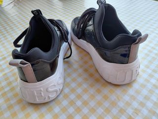 Zapatillas Guess - Negras