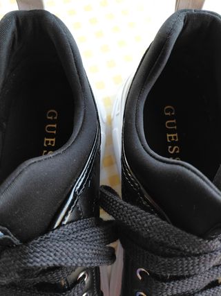 Zapatillas Guess - Negras