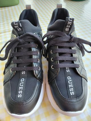 Zapatillas Guess - Negras