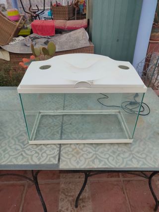 Acuario Ciano 60L con luz