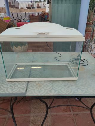 Acuario Ciano 60L con luz