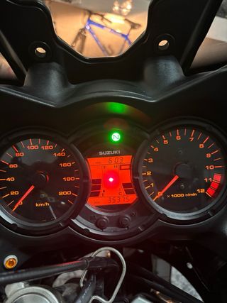 Suzuki V-Strom 650cc - Moto