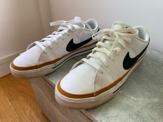 Zapatillas Nike Court Legacy blancas y marrón