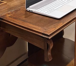 Mueble escritorio vitrina, de roble, muy antiguo.