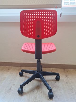 Silla escritorio Ikea roja