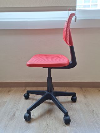 Silla escritorio Ikea roja