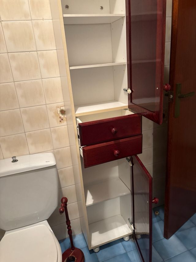 Armario baño madera - rojo oscuro