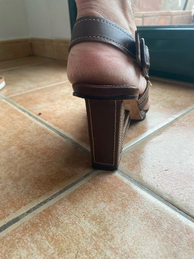 Sandalias AUDLEY marrón