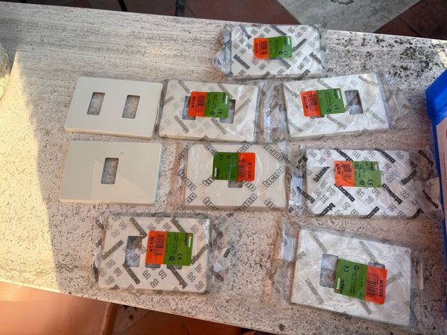 9 placas de interruptor de luz Bticino Magic