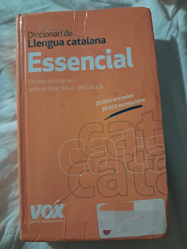 Diccionari llengua catalana essencial