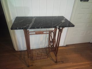Mesa de Máquina de Coser Antigua