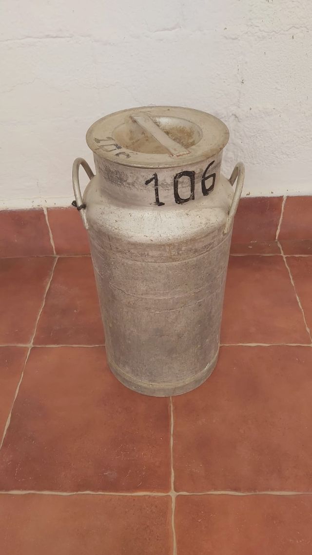 Lecheras de aluminio antiguas