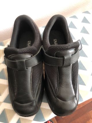 Zapatillas ortopédicas negras