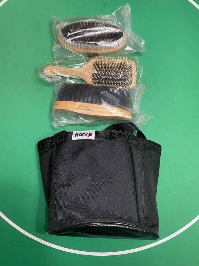 Kit cepillos caballo Horze