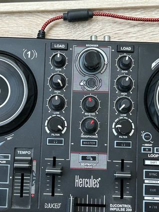 Mesa de mezclas Hercules DJControl Impulse 200