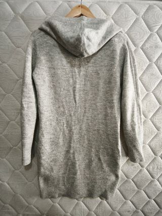 Vestido jersey gris capucha