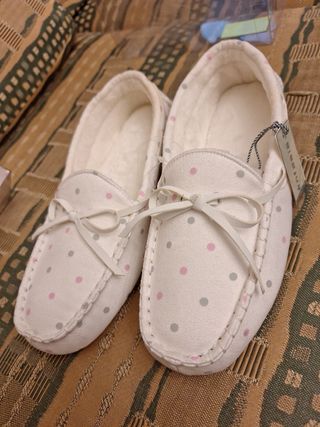 Zapatillas blancas énfasis