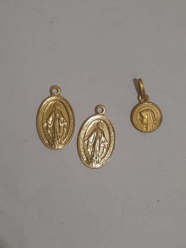 3 ciondoli Madonna dorati
