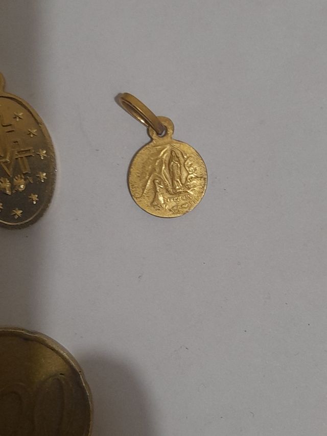 3 ciondoli Madonna dorati