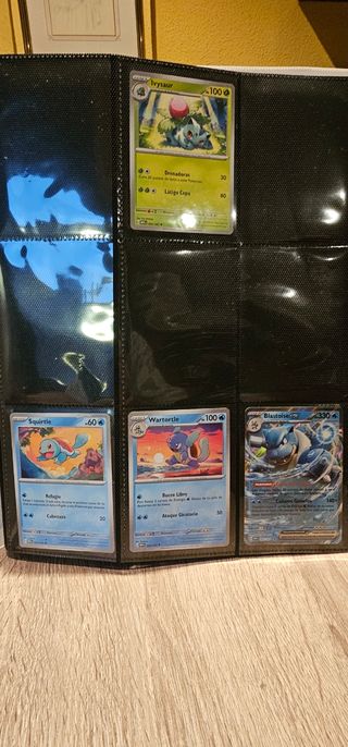 Álbum sin Completar Pokémon Escarlata Púrpura 151