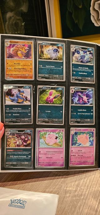 Álbum sin Completar Pokémon Escarlata Púrpura 151