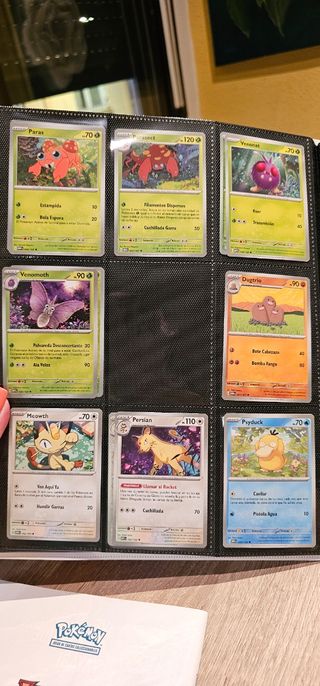 Álbum sin Completar Pokémon Escarlata Púrpura 151