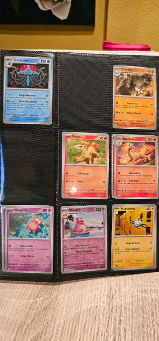 Álbum sin Completar Pokémon Escarlata Púrpura 151